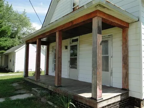 107 E Hickory, Industry, IL 61440 photo 3