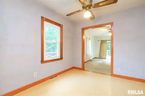 206 E Lancaster St, Washington, IL 61571 photo 11