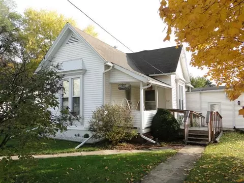 337 S White, Macomb, IL 61455 photo 2