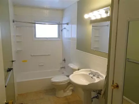 908 Bobby Ave, Macomb, IL 61455 photo 12