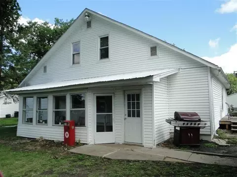 1419 E Pierce St, Macomb, IL 61455 photo 3