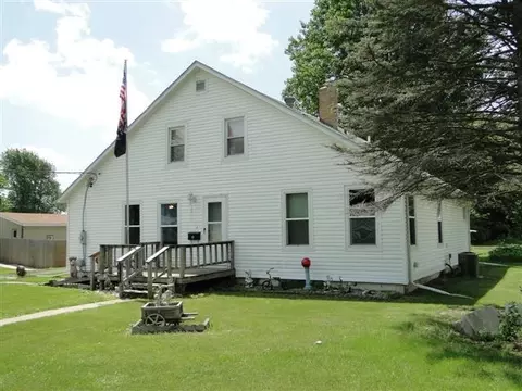 1419 E Pierce St, Macomb, IL 61455 photo 2