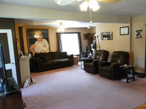 1419 E Pierce St, Macomb, IL 61455 photo 8