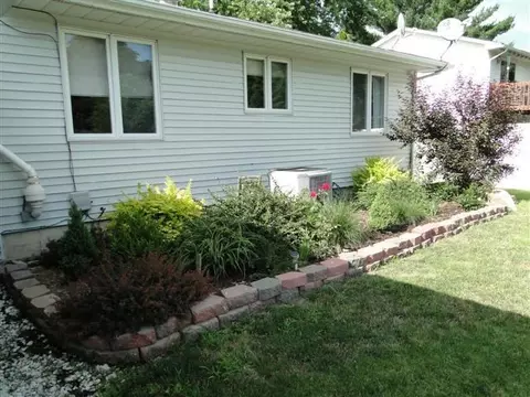 137 James Dr, Macomb, IL 61455 photo 3