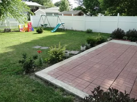 137 James Dr, Macomb, IL 61455 photo 5