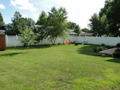 137 James Dr, Macomb, IL 61455 photo 4