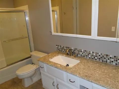 137 James Dr, Macomb, IL 61455 photo 16
