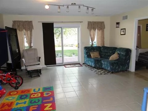 137 James Dr, Macomb, IL 61455 photo 14