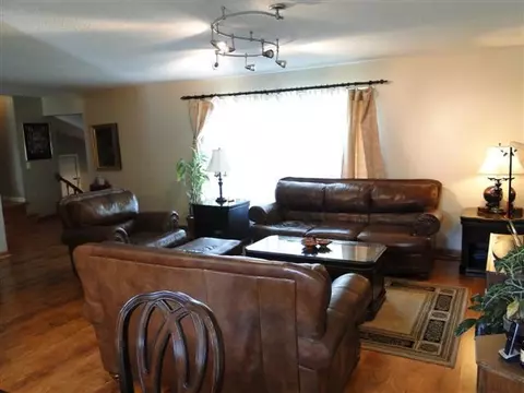 137 James Dr, Macomb, IL 61455 photo 9
