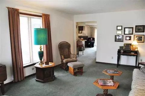 200 Evergreen, Macomb, IL 61455 photo 3