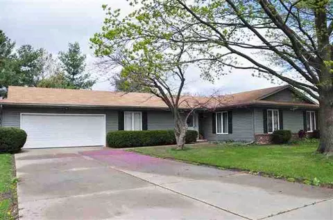 200 Evergreen, Macomb, IL 61455 photo 1
