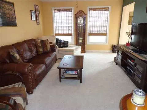 110 Arlington Dr, Macomb, IL 61455 photo 2