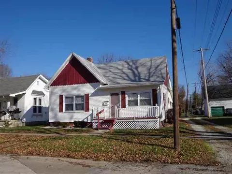 319 N Edwards St, Macomb, IL 61455 photo 1