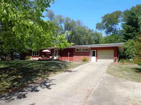 1326 Parkview, Macomb, IL 61455 photo 1