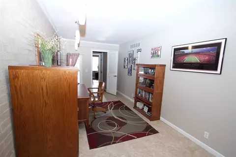 227 E Yeiser, Macomb, IL 61455 photo 6