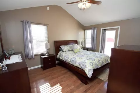 227 E Yeiser, Macomb, IL 61455 photo 9