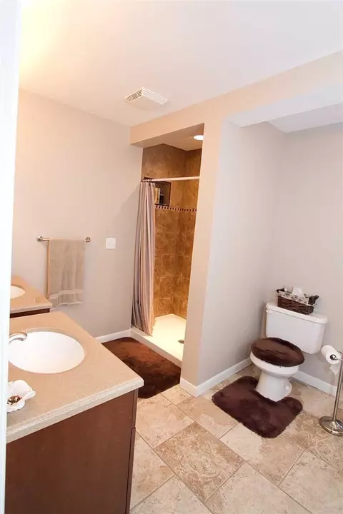 227 E Yeiser, Macomb, IL 61455 photo 8