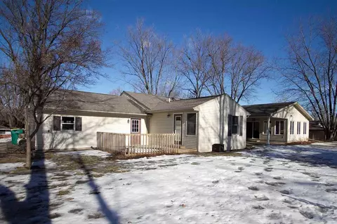 227 E Yeiser, Macomb, IL 61455 photo 16