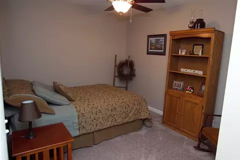 227 E Yeiser, Macomb, IL 61455 photo 12