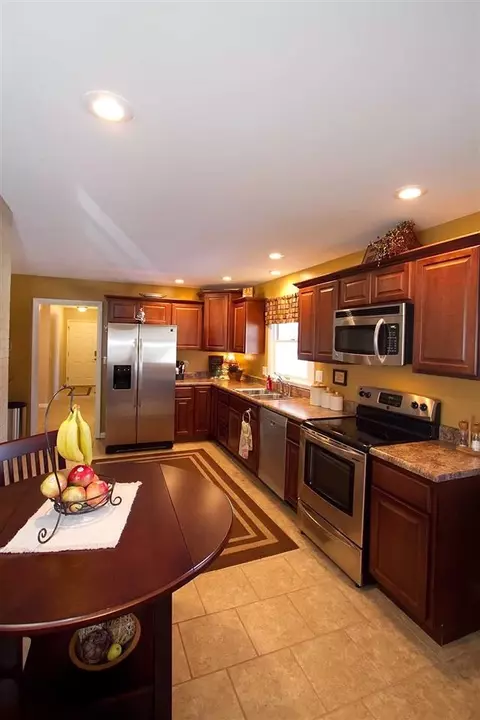 227 E Yeiser, Macomb, IL 61455 photo 4