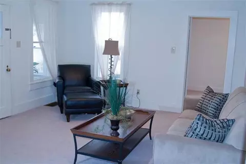 809 Orchard Dr, Macomb, IL 61455 photo 3