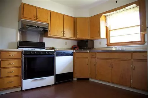 926 Stadium Dr, Macomb, IL 61455 photo 5