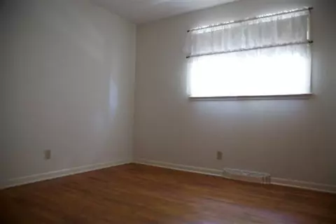 926 Stadium Dr, Macomb, IL 61455 photo 9
