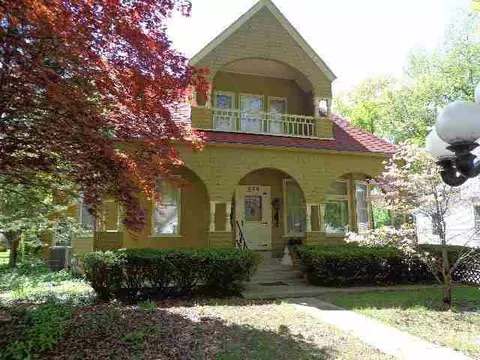 620 S Lafayette St, Macomb, IL 61455 photo 1