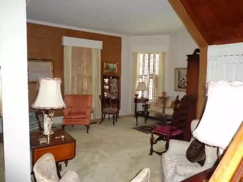 620 S Lafayette St, Macomb, IL 61455 photo 3