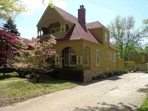 620 S Lafayette St, Macomb, IL 61455 photo 2