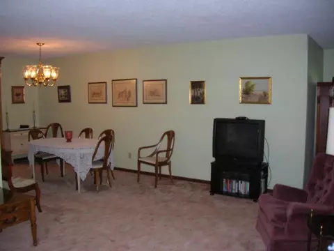 1825 S Madison St, Macomb, IL 61455 photo 6