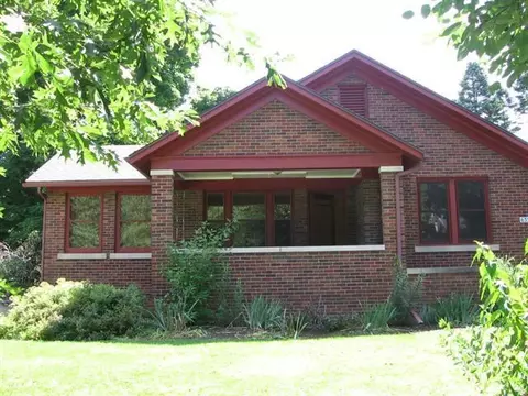 635 Memorial Dr, Macomb, IL 61455 photo 16