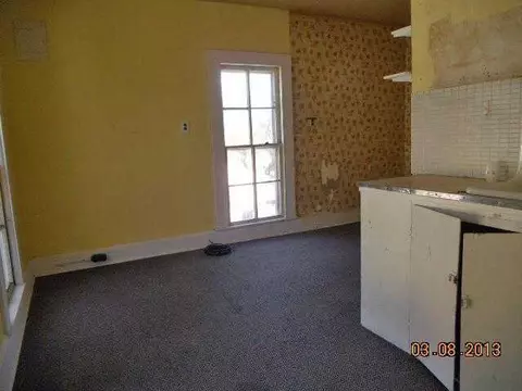 233 S Monroe, Macomb, IL 61455 photo 8