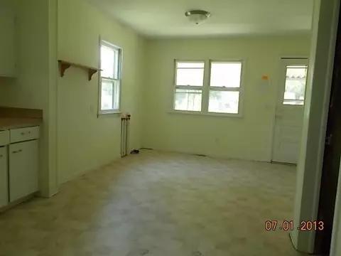 925 E Ash, Macomb, IL 61455 photo 3