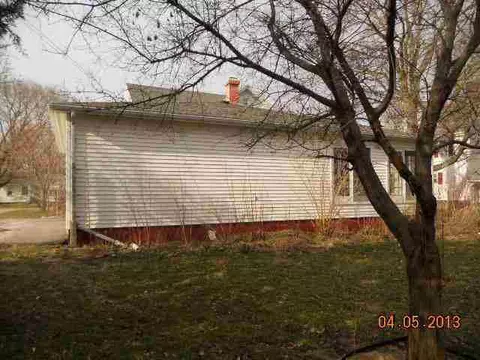 103 E Clinton, Avon, IL 61415 photo 12