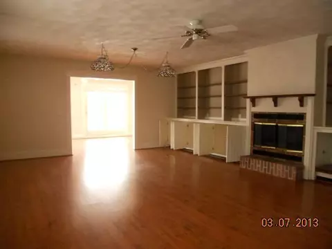 103 E Clinton, Avon, IL 61415 photo 3