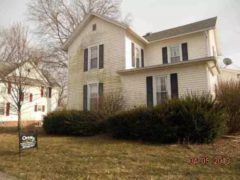 103 E Clinton, Avon, IL 61415 photo 1