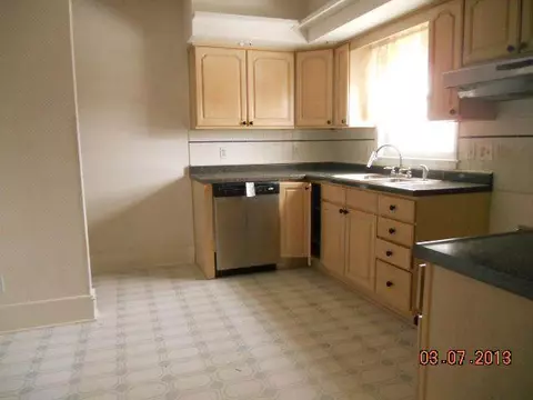 103 E Clinton, Avon, IL 61415 photo 2