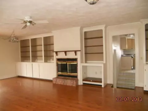 103 E Clinton, Avon, IL 61415 photo 4