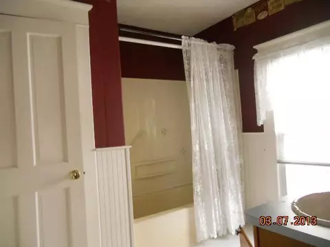 103 E Clinton, Avon, IL 61415 photo 8