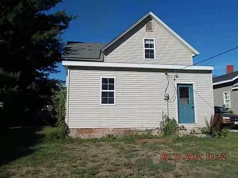 422 E Hurst, Bushnell, IL 61422 photo 2