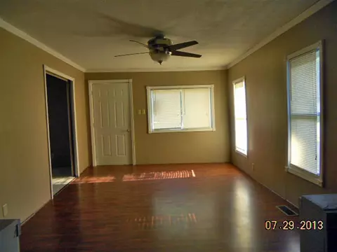 915 E Ash, Macomb, IL 61455 photo 5