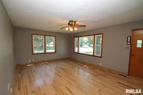 701 W Progress St, Metamora, IL 61548 photo 5