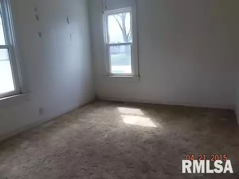 827 S Johnson, Macomb, IL 61455 photo 8