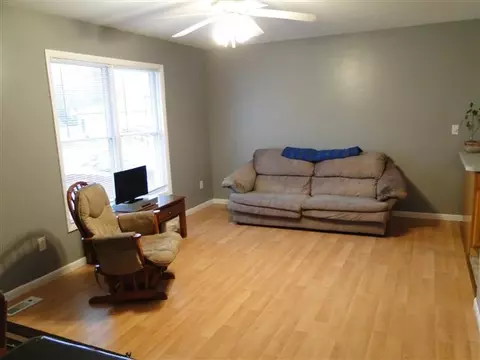 932 E Oak St, Macomb, IL 61455 photo 7