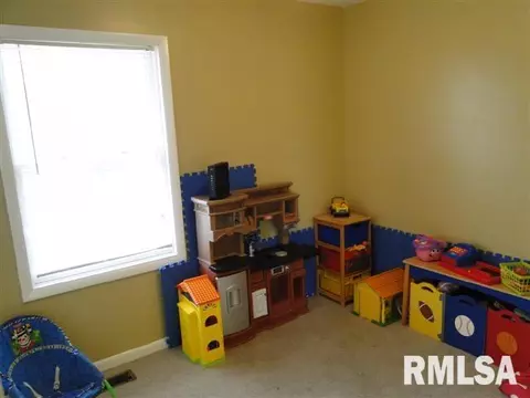 932 E Oak St, Macomb, IL 61455 photo 20