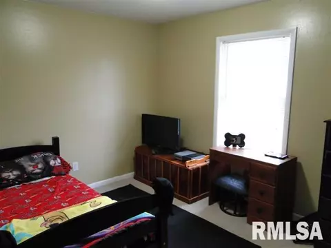 932 E Oak St, Macomb, IL 61455 photo 19