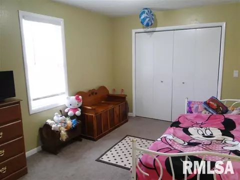 932 E Oak St, Macomb, IL 61455 photo 16