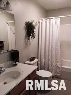 321 Pinecrest Dr, Macomb, IL 61455 photo 7