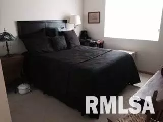 321 Pinecrest Dr, Macomb, IL 61455 photo 6